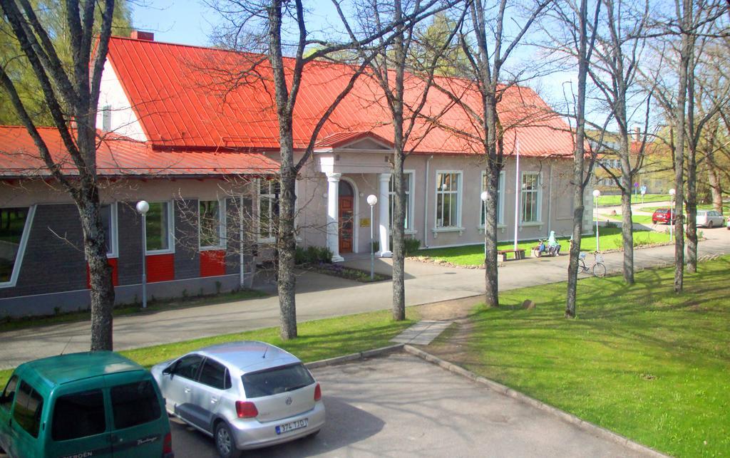 Rivaal Guesthouse-Cafe Poltsamaa Exteriör bild