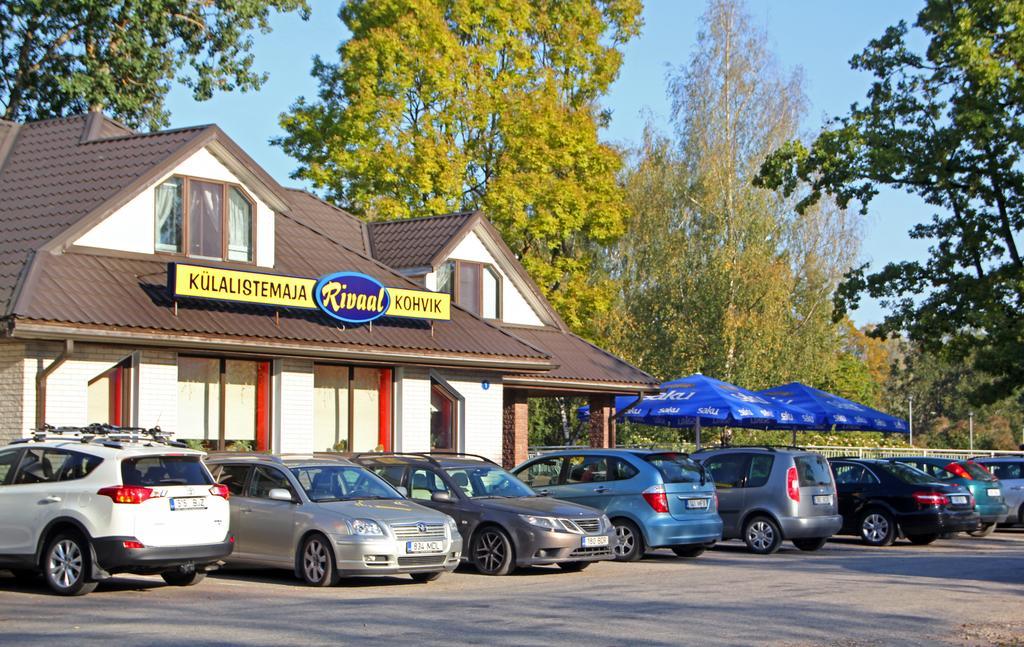 Rivaal Guesthouse-Cafe Poltsamaa Exteriör bild